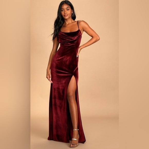 NEW! Velvet Velour Maxi Gown Dress Tie Back Burgundy Red SZ M - Picture 2 of 10